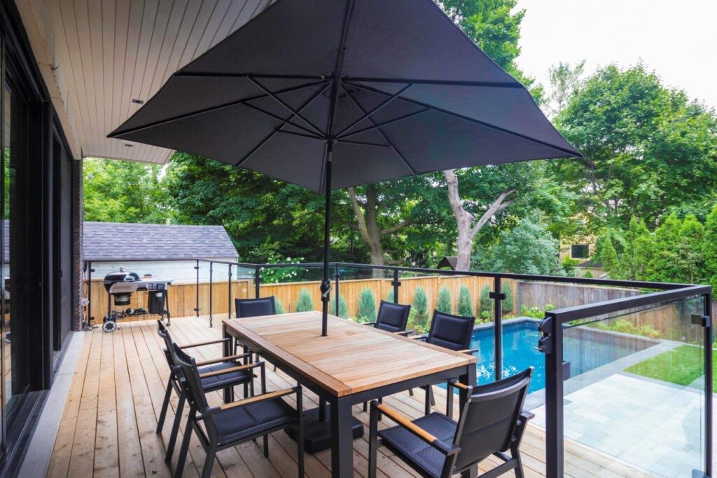 wood pannel deck