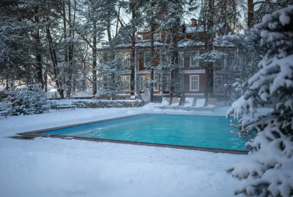 The Homeowner’s Pool Closing Checklist:How to Winterize Your Pool the Right Way